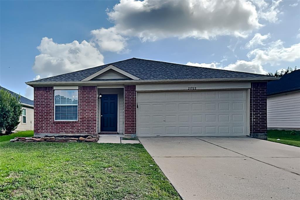 21922 Willow Shade Ln in Tomball, TX - Building Photo