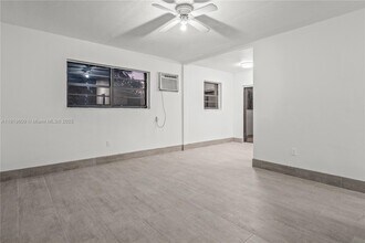 1291 NE 207th St in Miami, FL - Building Photo - Building Photo