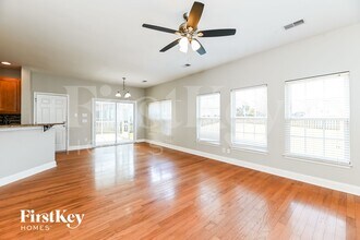 337 Lakewind Dr in Moncks Corner, SC - Building Photo - Building Photo