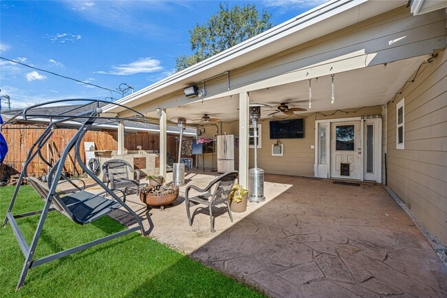 property at 922 Gilpin St