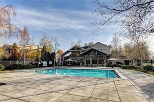 River Trail in Puyallup, WA - Building Photo