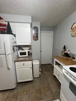 1825 Koran Ave NW in Canton, OH - Building Photo