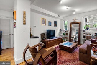 3220 17th St NW in Washington, DC - Building Photo - Building Photo