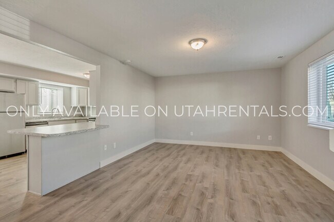 1737 W Garden Dr in Pleasant Grove, UT - Building Photo - Building Photo