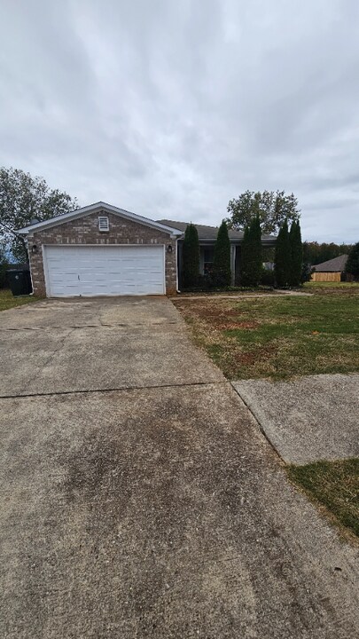 200 Grantham Cir in Madison, AL - Foto de edificio
