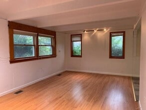 12 Badger Ln in East Setauket, NY - Building Photo - Building Photo