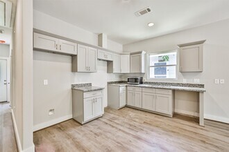 420 Ave B in La Marque, TX - Building Photo - Building Photo