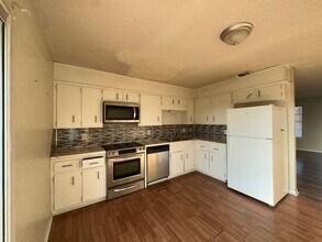 1002 Eastside Dr in Killeen, TX - Building Photo - Building Photo