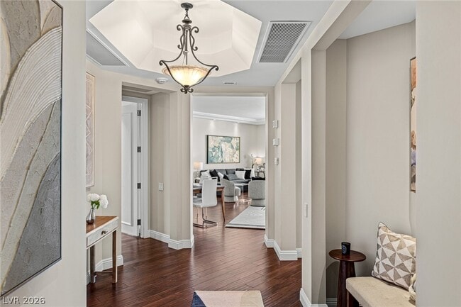 2777 Paradise Rd in Las Vegas, NV - Building Photo - Building Photo