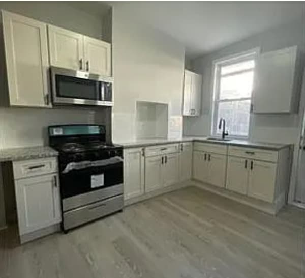 property at 1606 E Biddle St