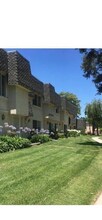 19050 Kittridge St in Los Angeles, CA - Building Photo - Building Photo