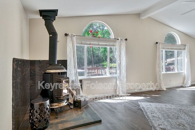 property at 2541 Deer Brush Ln