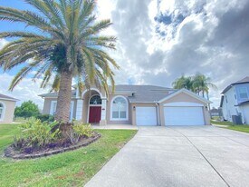 600 Lakescape Ct in Orlando, FL - Building Photo