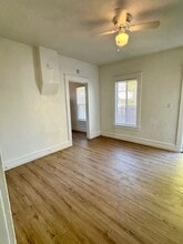 340 E Sycamore St in Willows, CA - Foto de edificio - Building Photo