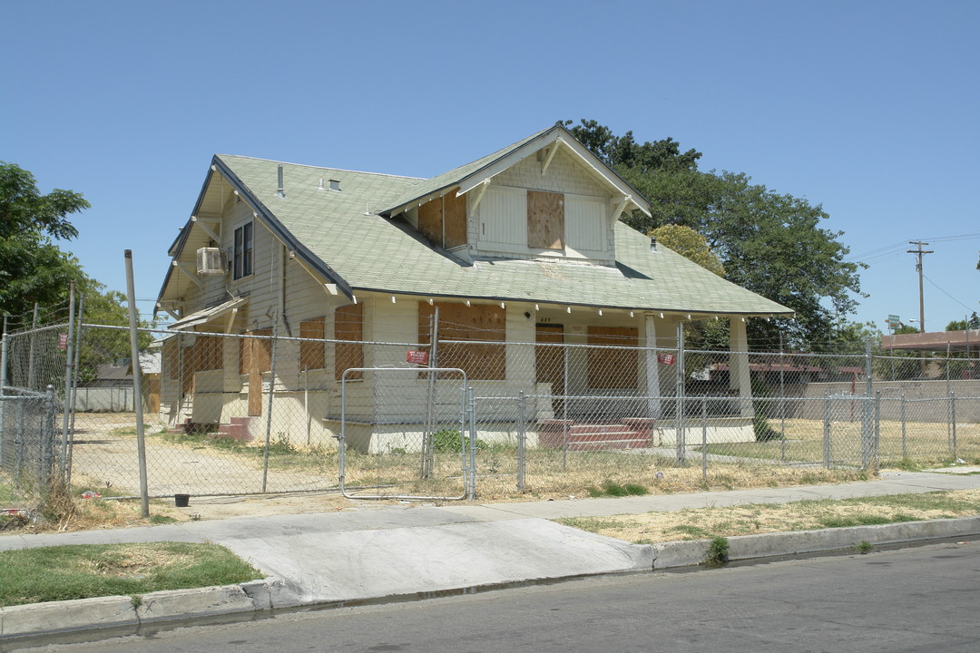 473 N Glenn Ave in Fresno, CA - Building Photo