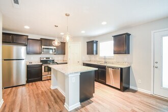 816 Declaration Dr in Pittsboro, IN - Building Photo - Building Photo