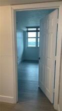 3000 Coral Way, Unit 1509 in Coral Gables, FL - Building Photo - Building Photo