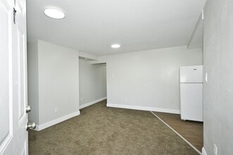 1103 Crosby St, Unit 1 in Braddock, PA - Building Photo - Building Photo