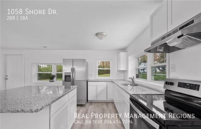 1058 Shore Dr in Colonial Beach, VA - Building Photo - Building Photo