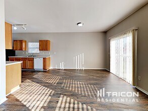 3728 Charterhall Ln in Charlotte, NC - Foto de edificio - Building Photo