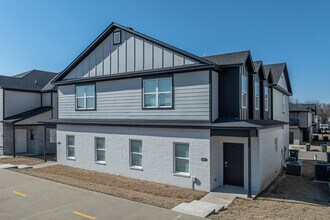 Towne West in Fayetteville, AR - Building Photo - Building Photo