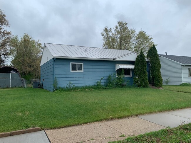 property at 612 13th Ave W