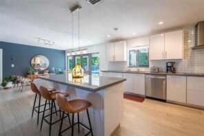 16670 SW 90th Ave in Palmetto Bay, FL - Foto de edificio - Building Photo