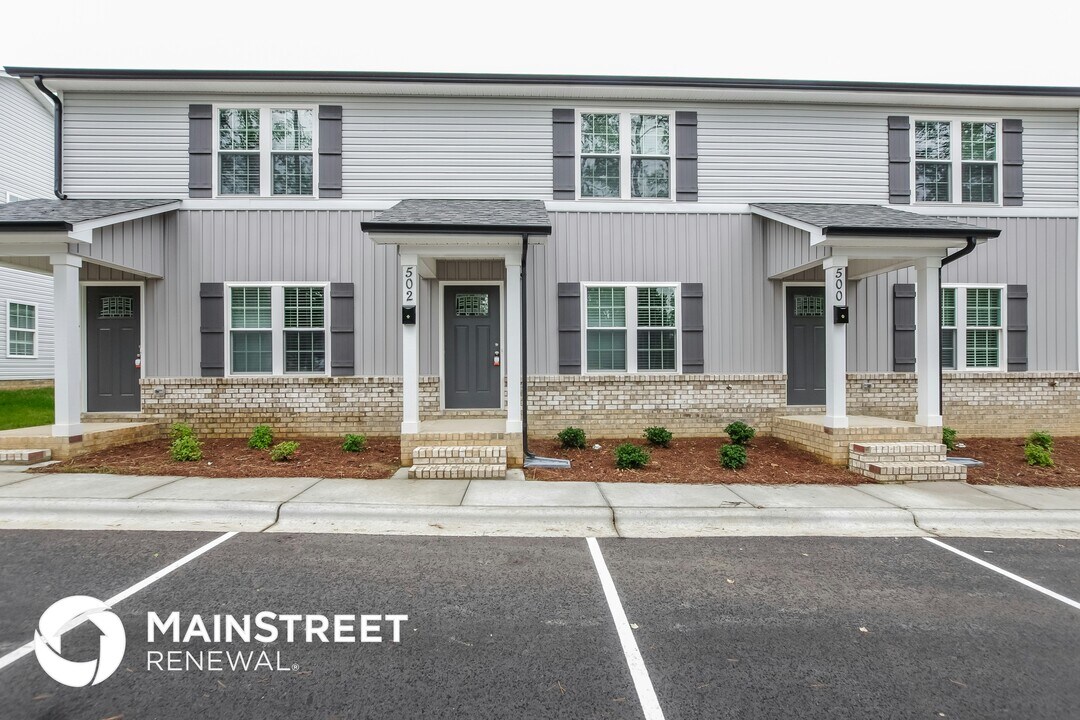 502 Rogers Lake Rd E in Kannapolis, NC - Building Photo