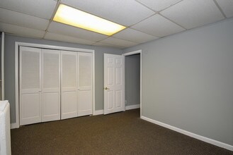 200 E Broad St-Unit -1A in Burlington, NJ - Building Photo - Building Photo