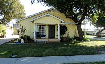 8808-8824 Rose St in Bellflower, CA - Building Photo - Building Photo