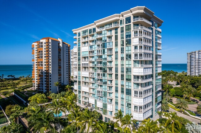 Bay Shore Place in Naples, FL - Building Photo - Building Photo