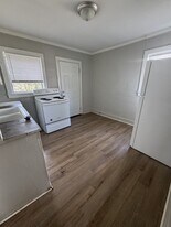 1004 Duke St in Dothan, AL - Building Photo