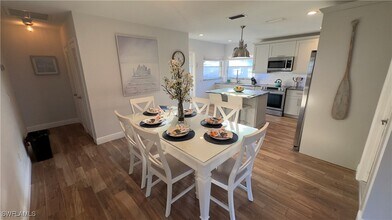 588 105th Ave N in Naples, FL - Building Photo - Building Photo