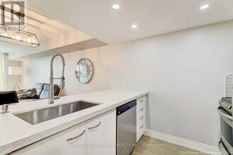 38 Elm St in Toronto, ON - Building Photo - Building Photo