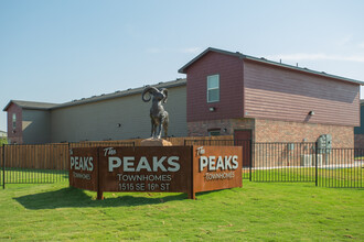 The Peaks Townhomes in Mineral Wells, TX - Foto de edificio - Building Photo