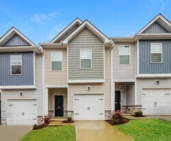 102 Norse Crk Dr in Greenville, SC - Building Photo