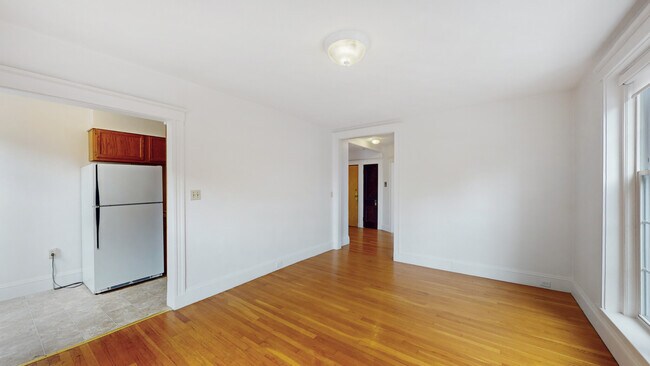 120 Summer St, Unit 4 in Malden, MA - Foto de edificio - Building Photo