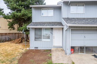 Benjamin's Corner in Hillsboro, OR - Building Photo - Building Photo