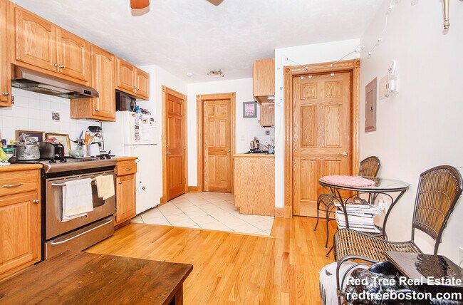 65 Anderson St, Unit 4 in Boston, MA - Foto de edificio - Building Photo