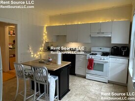 32 Chatham St, Unit 4 in Cambridge, MA - Building Photo