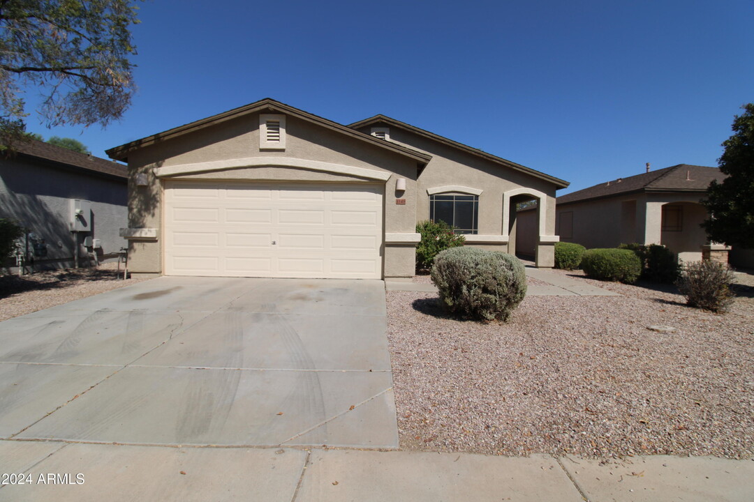 1840 E Desert Rose Trail in San Tan Valley, AZ - Building Photo