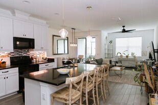 2471 Golden Pasture Cir in Clearwater, FL - Building Photo