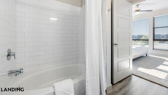 5885 Lakehurst Dr in Orlando, FL - Building Photo