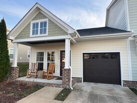 2028 Gracious Dr in Franklin, TN - Building Photo