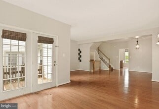 45556 Lakemont Square in Sterling, VA - Building Photo - Building Photo
