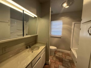 5107 S Bonham St in Amarillo, TX - Building Photo - Building Photo