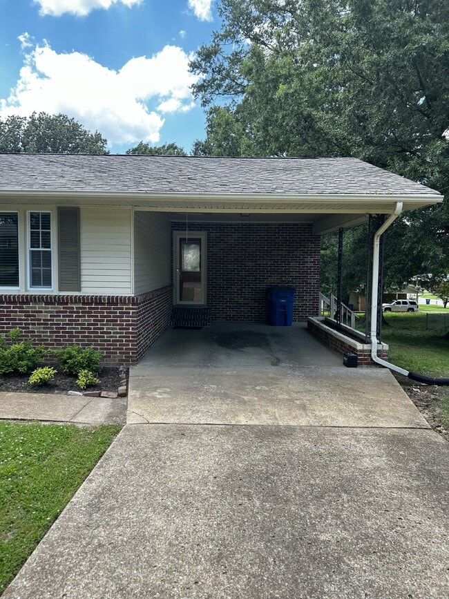 205 Todd St in Martin, TN - Building Photo - Building Photo