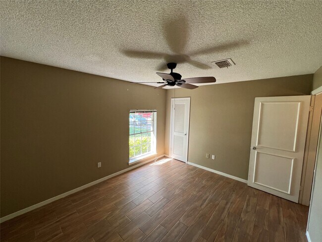 6010 Hoover St in Houston, TX - Building Photo - Building Photo