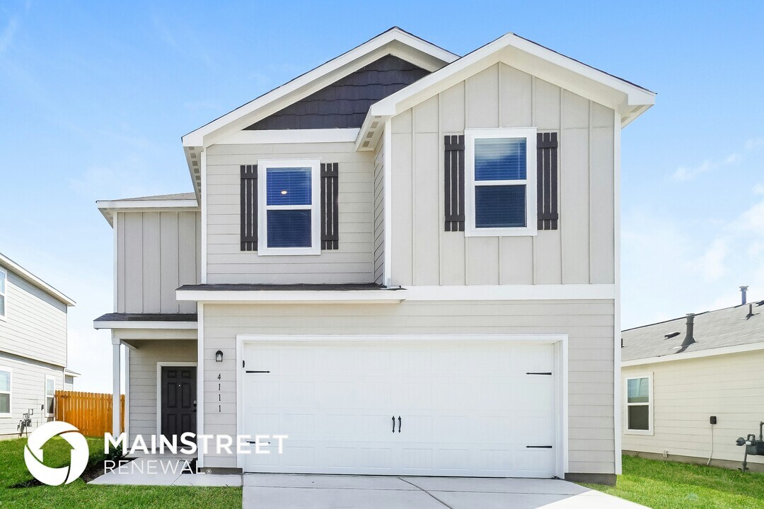 4111 Trail de Paris in New Braunfels, TX - Foto de edificio