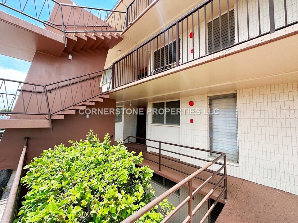 98-729-729 Moanalua Loop in Aiea, HI - Building Photo